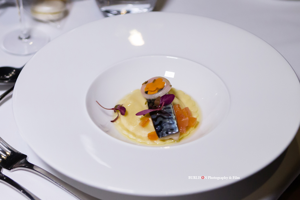 Galloping Gourmet, Clockbarn