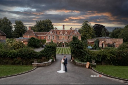 Lovely traditional Wedding for Emma & Jon - Lainston House